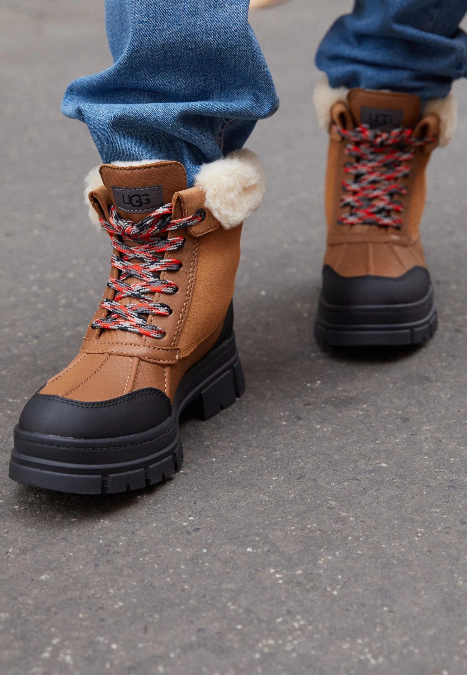 Ugg Ashton Addie - Platform Ankle Boots - Image 2