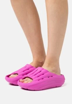 Ugg Foamo Slide - Mules - Dragon Fruit