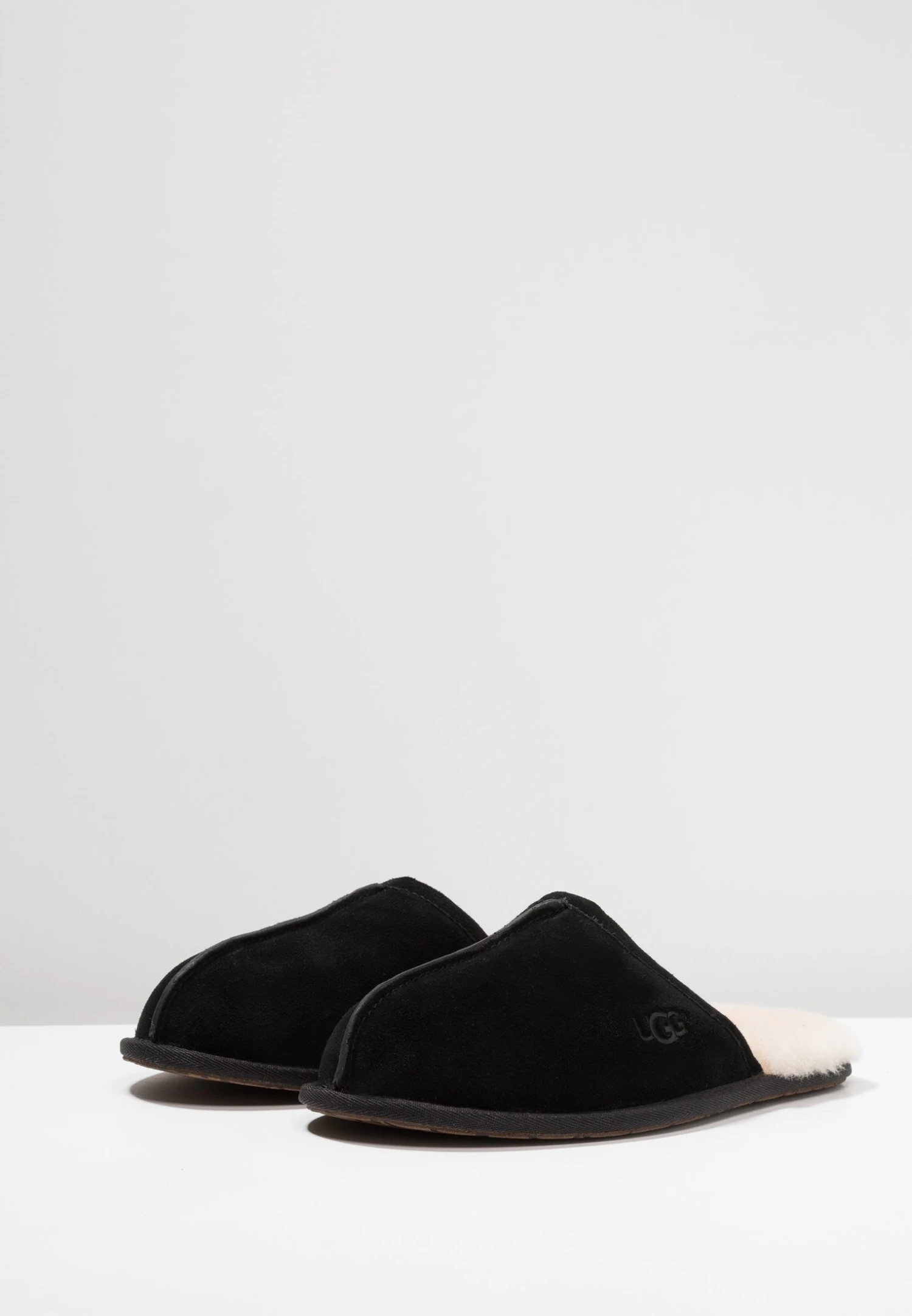 Ugg Scuff - Slippers - Black - Image 3