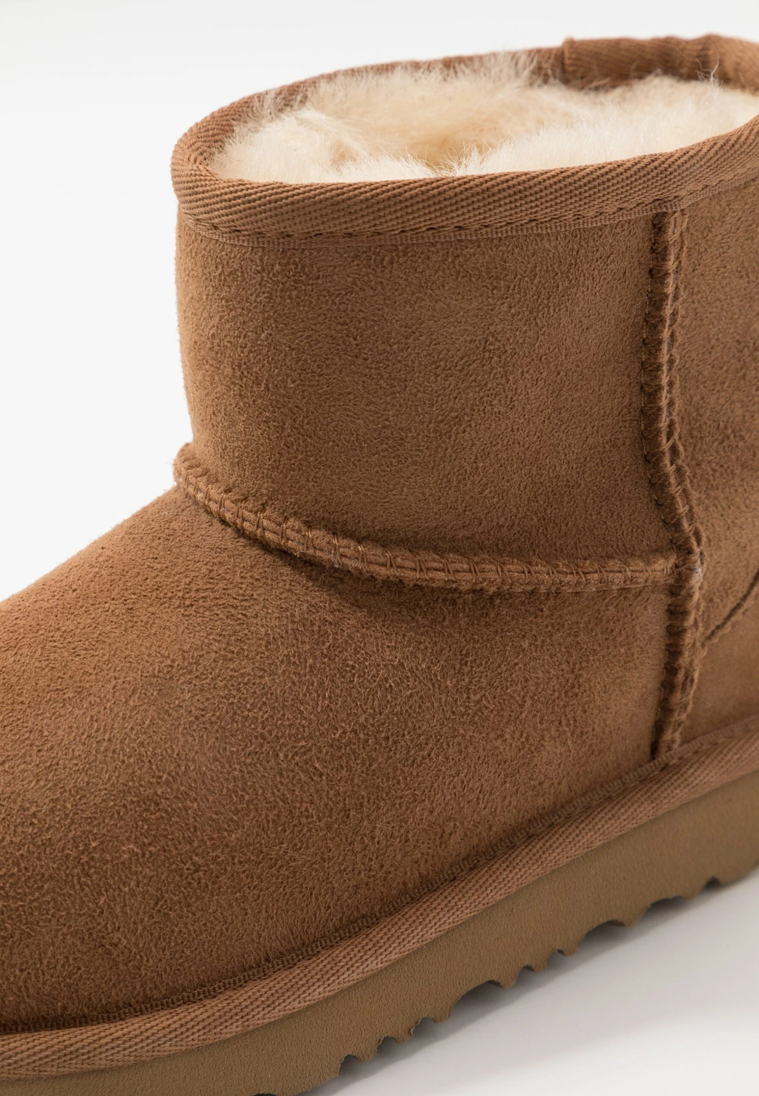 Ugg Classic Mini Ii Unisex - Classic Ankle Boots - Chestnut - Image 4