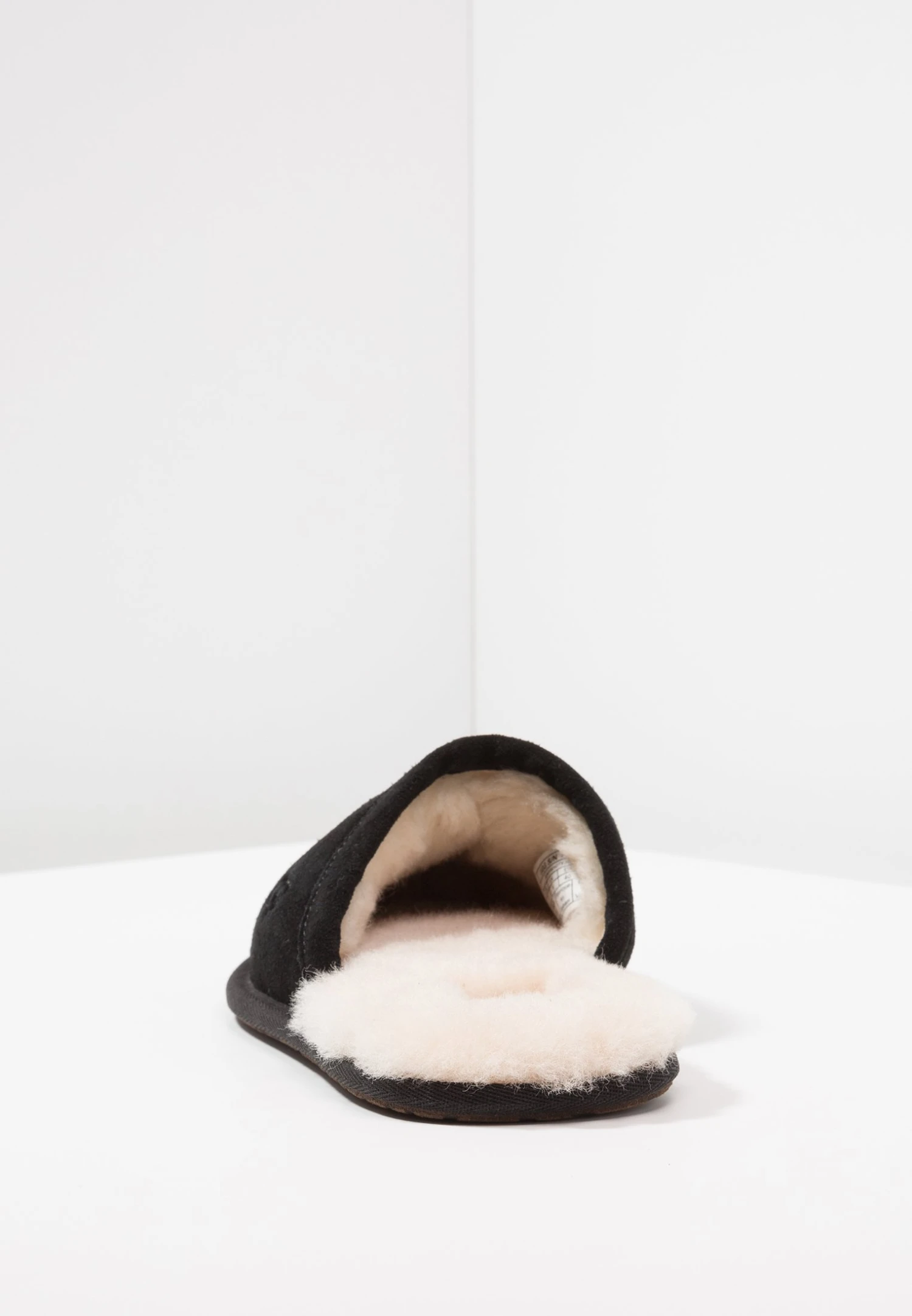 Ugg Scuff - Slippers - Black - Image 4