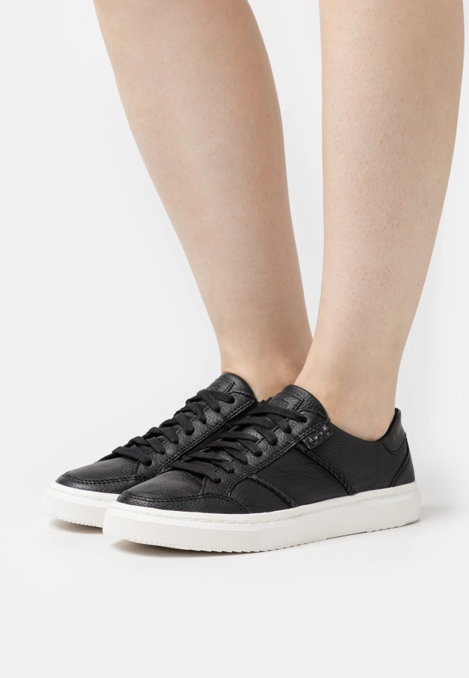 Ugg Alameda Lace - Trainers - Black