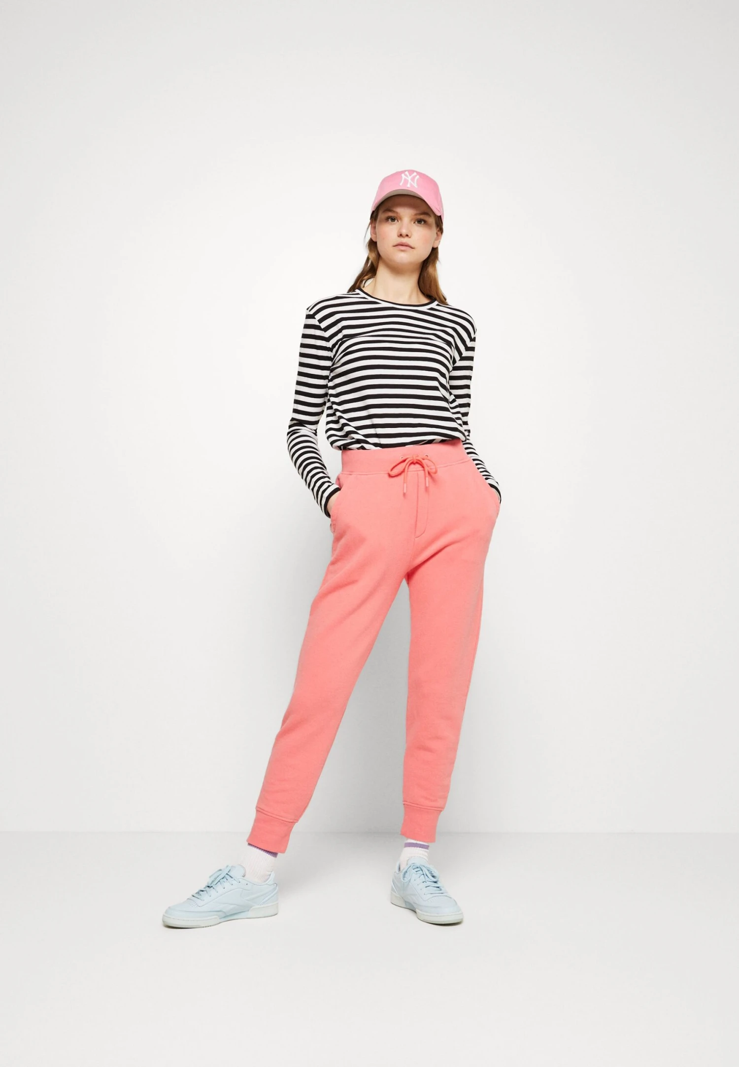 Ugg Ericka Relaxed - Tracksuit Bottoms - Sunset Coral - Image 2