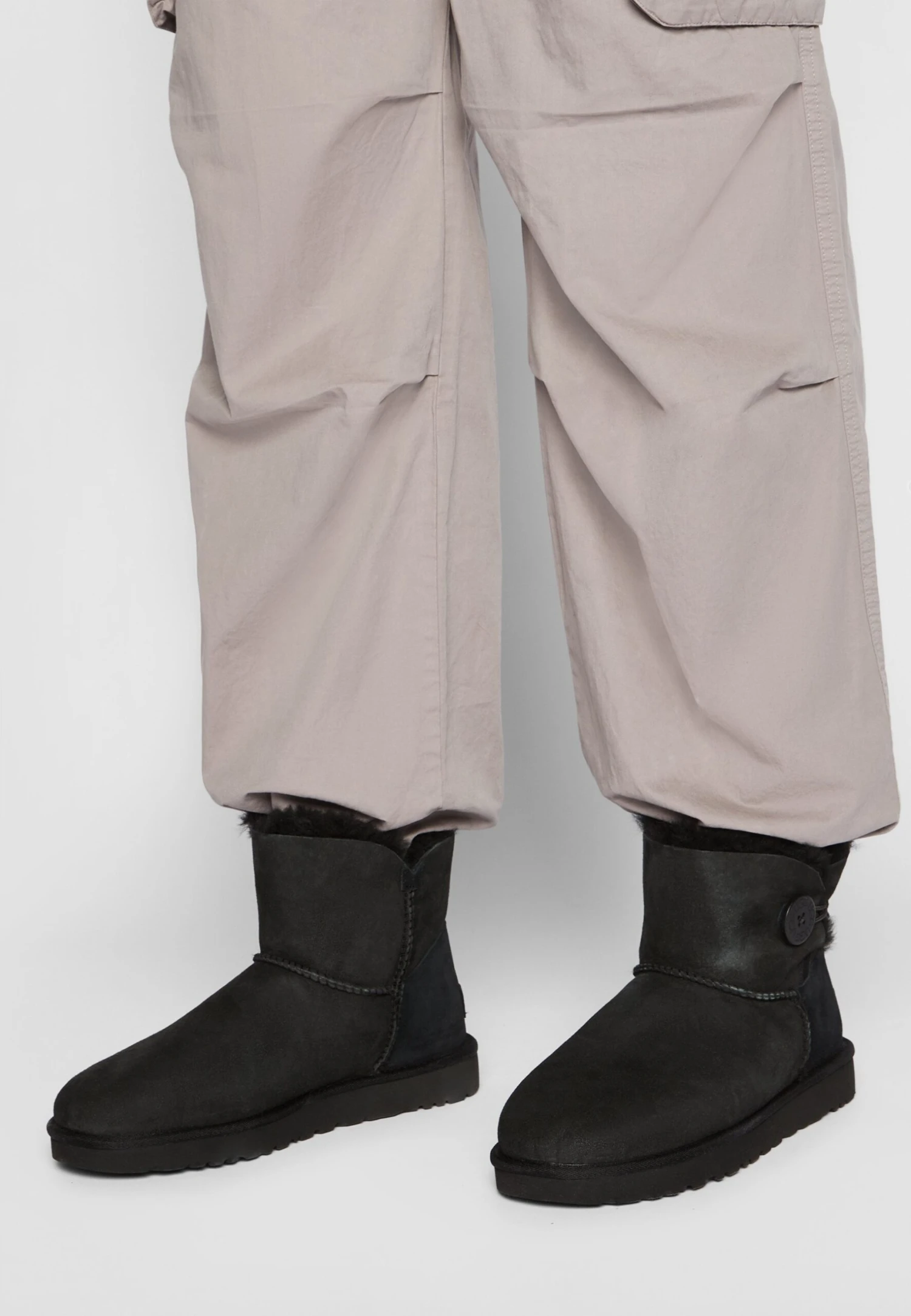 Ugg Mini Bailey Button - Ankle Boots - Black - Image 4