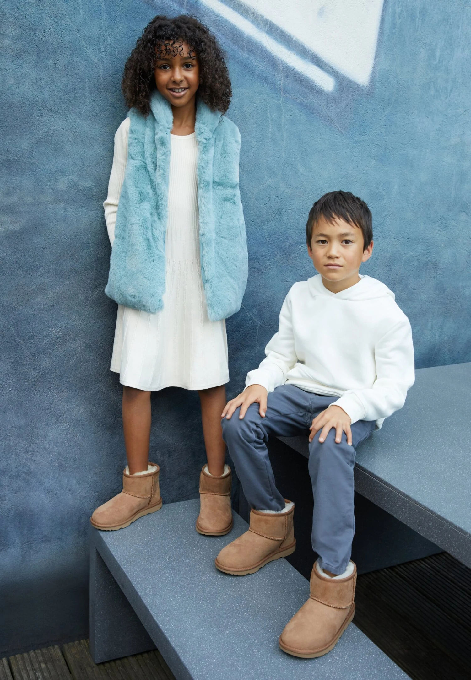 Ugg Classic Mini Ii Unisex - Classic Ankle Boots - Chestnut - Image 2